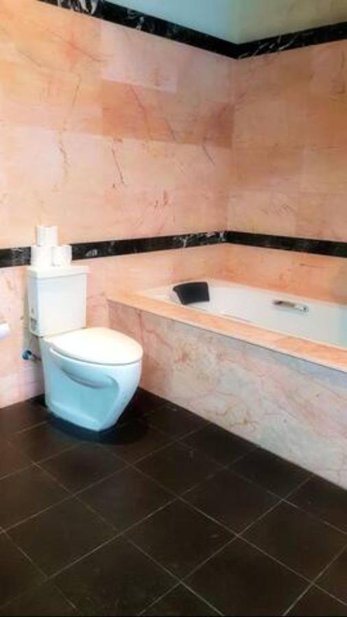 Chalong Palm Residence Bagian luar foto