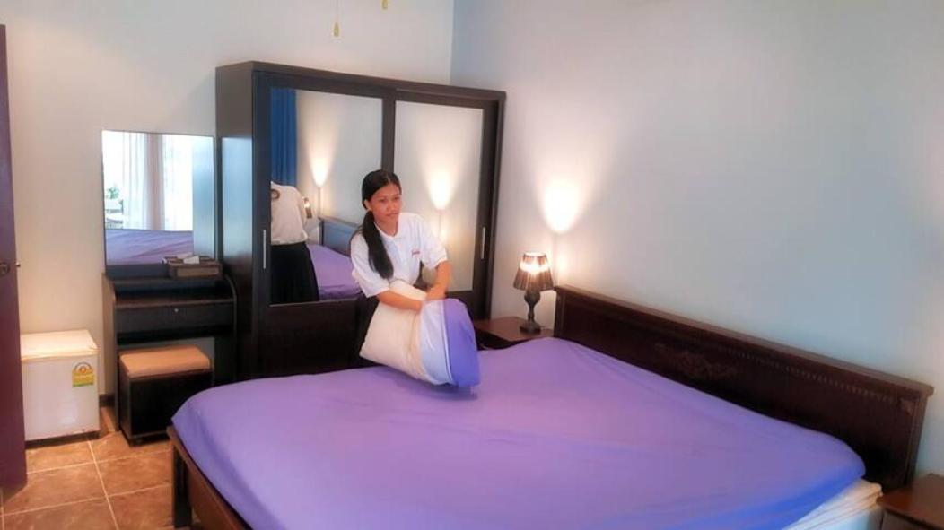 Chalong Palm Residence Bagian luar foto