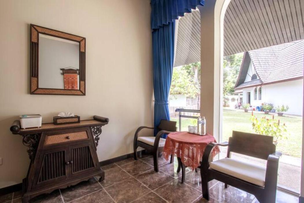 Chalong Palm Residence Bagian luar foto