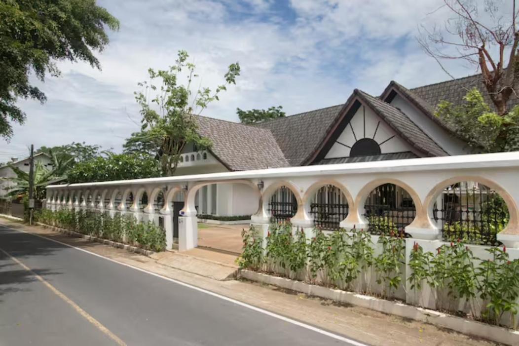 Chalong Palm Residence Bagian luar foto